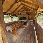 Vikendica Iva בית נופש